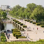 Residence At Carol Park