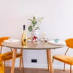 Metropolitan Luxe
