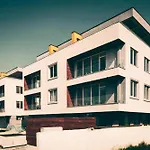Apartament Cu Terasa