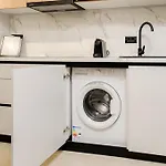 Designer Apartment - Ultracentral - Luxury Living