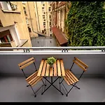 Fluidity - Refined 2Br Retreat In City Center