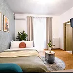 Fluidity - Refined 2Br Retreat In City Center
