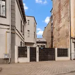 Zen Central Apartment With Self Check-In & Private Parking