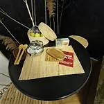 Casa De La Foisorul De Foc-100 Ani De Istorie