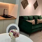 Hils Hotel Apartment By Warm
