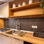 Central 3Br, 2 Bath - Ideal For Families Groups