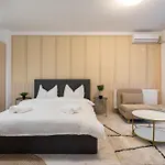 Central Residence Studio P15