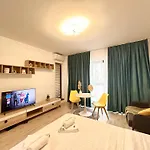Modern Studio - Near Plaza Mall With Balcony