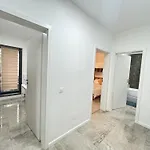 Modern Studio - Near Plaza Mall With Balcony
