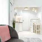 Best Central Old Town Bright Studio By Bca
