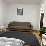 Green View Apartment