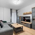 Ela Cotroceni Apartment - Free Private Parking