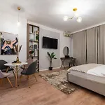 Central Square Haven B With Balcony