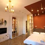 Deluxe Premium Studio Old Town - Free Minibar