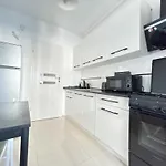 Chic Studio With Balcony At Exigent Plaza - 05