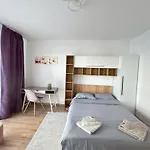 Chic Studio With Balcony At Exigent Plaza - 05