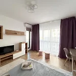 Chic Studio With Balcony At Exigent Plaza - 05