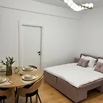Beautiful Apt With Two Bedrooms