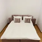 Beautiful Apt With Two Bedrooms