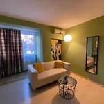 City Haven - Downtown Apartments With Art Deco Design