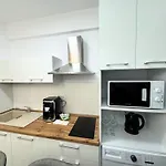 Metropole Apartments Romana Square