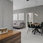 Ultra-Modern & Spacious 2Br Apartment With Balcony