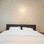 New Luxurious Central Apartment With Park View