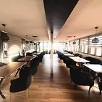 Hotel Reina