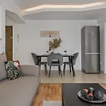 Old Town Sunshine Apartment