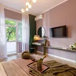 Holt - Serene 1Br Apartment In University Square