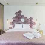 Cozy Premium Collection - Studios & Suites Bucharest