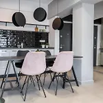 Romana Central 2 Bedroom Apartment