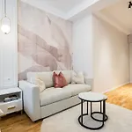 Aesthetic Cosy - Central Alba Studio
