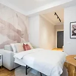 Aesthetic Cosy - Central Alba Studio