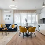 Uphome Suites