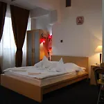 Hostel Litovoi