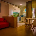 Top Trio Residence