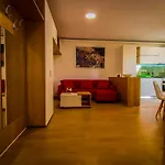 Top Trio Residence