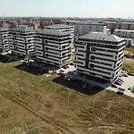 Luxury Two Room Apartment Residence Militari M3