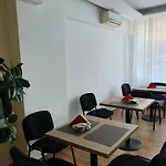 Tranzitrooms