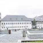 Spacious, Lovely, Bright Apartment In The Old Town