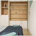 Spacious, Lovely, Bright Apartment In The Old Town