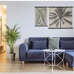 Spacious, Lovely, Bright Apartment In The Old Town