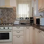 Victoria\'S Home Banu Manta