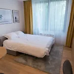 Arbans Elegant Apartment In The City Center