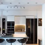 Luxury Flat 8 Near Metro