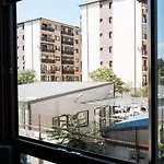 Luxury Flat 8 Near Metro