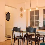Brezoianu Spacious Flat