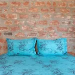 Nicole\'S Dorobanti Studio