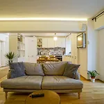 Visit Bucharest Romana Square Central Apt. - Metro